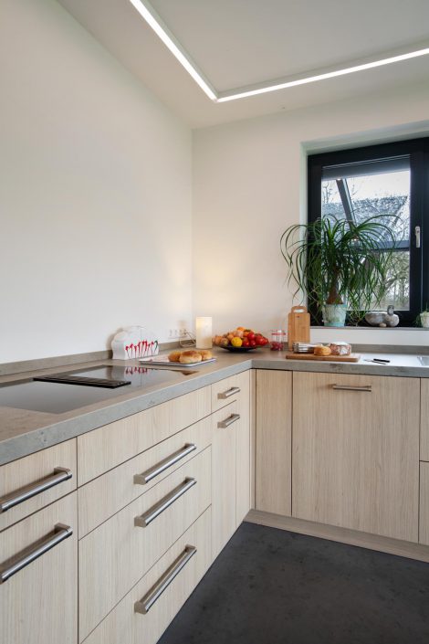 moderne keuken met houtlook