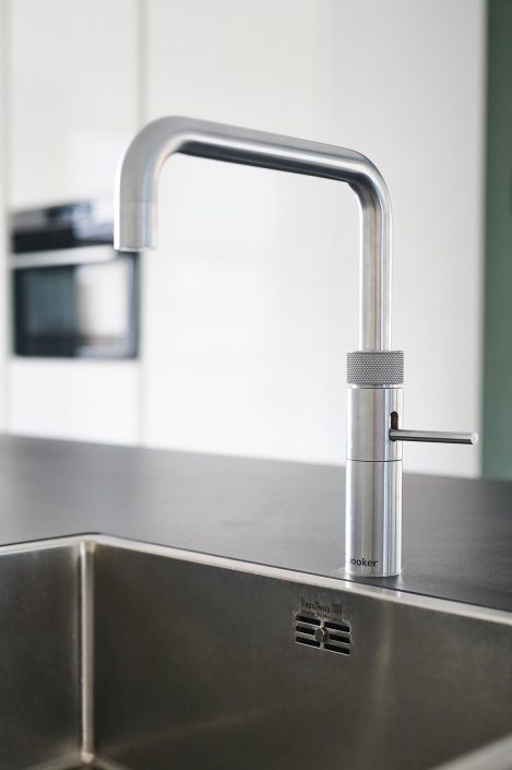 Lichte strakke keuken